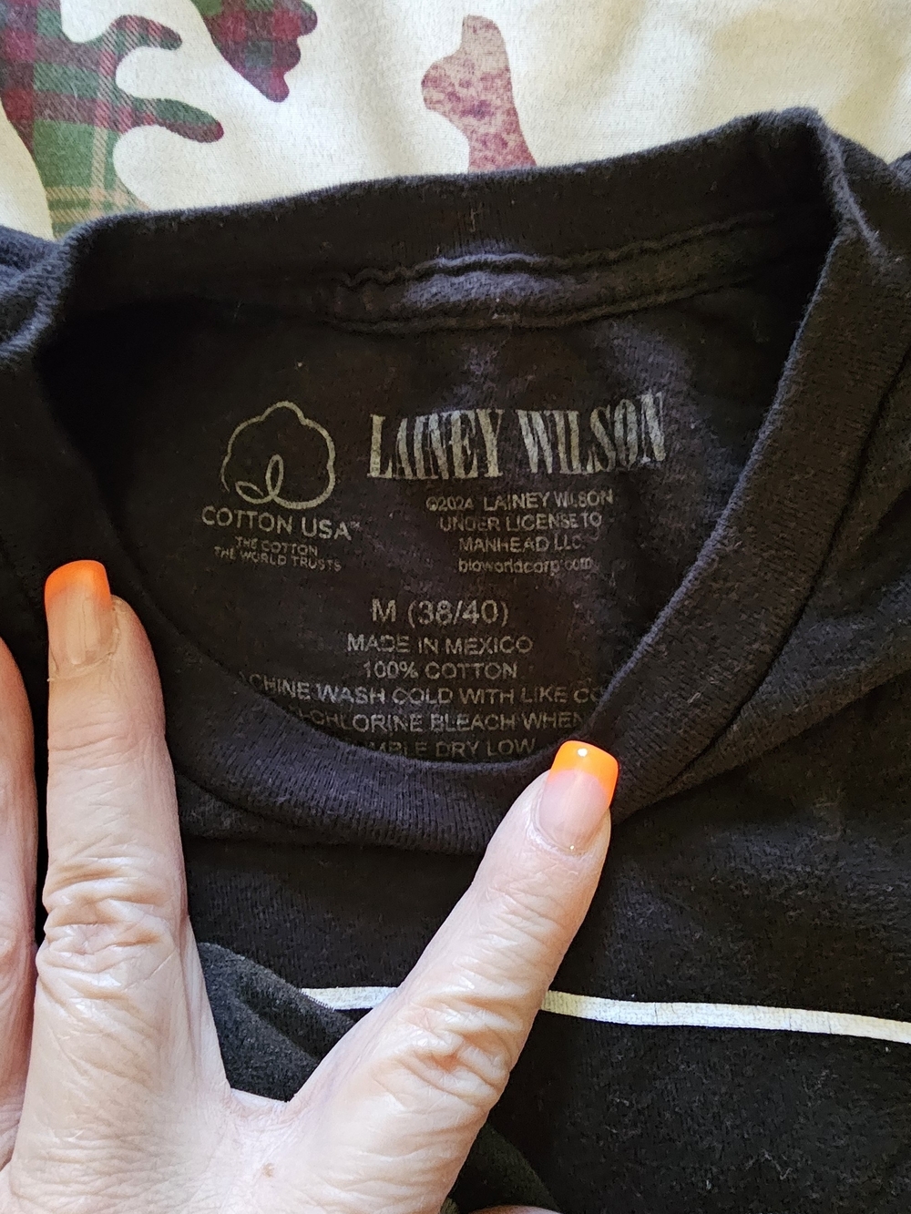 Lainey Wilson Black Graphic Tee with Gold Accent - Picture 3 of 3